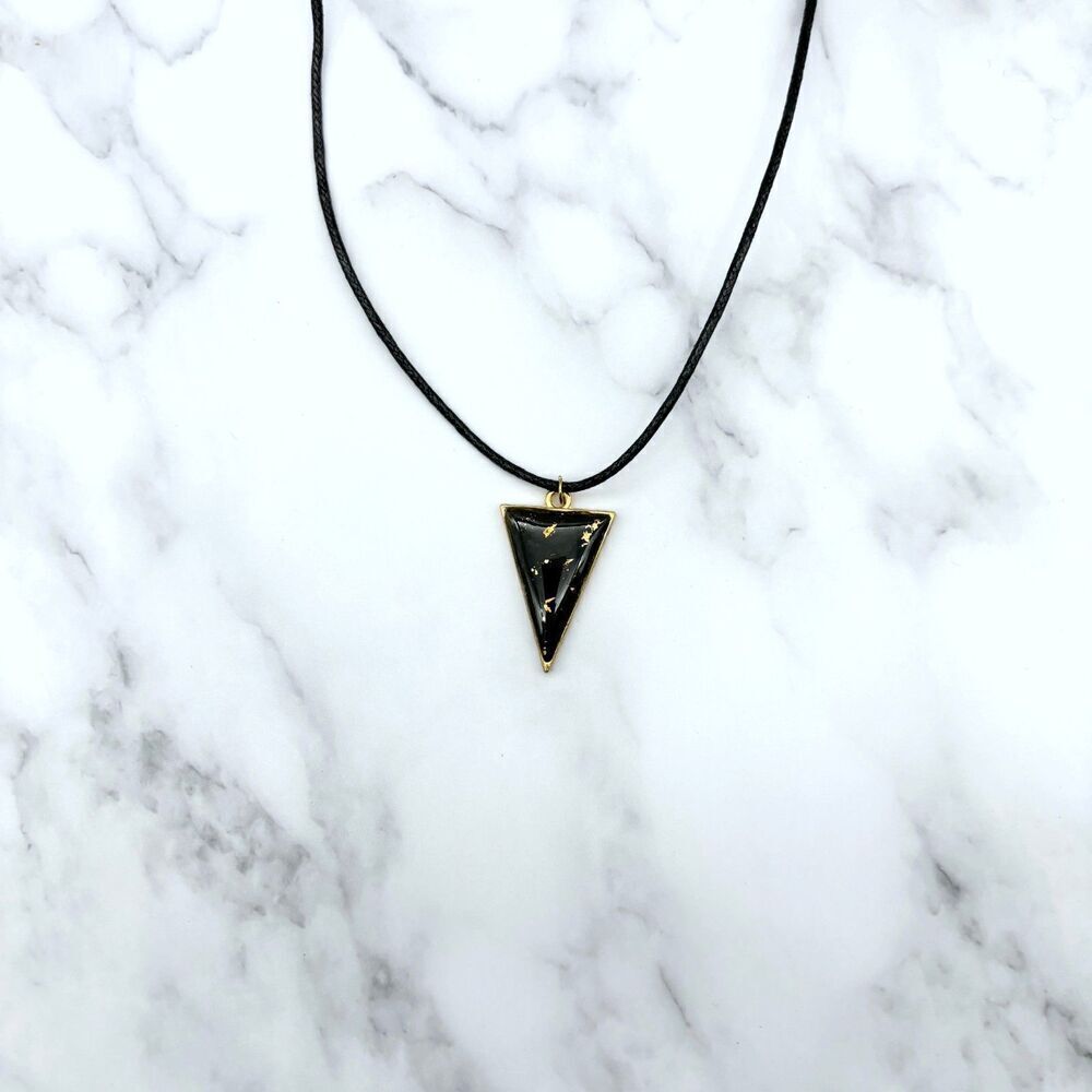 Black Color Change Mood Triangle Statement Pendant - Picture 5 of 10